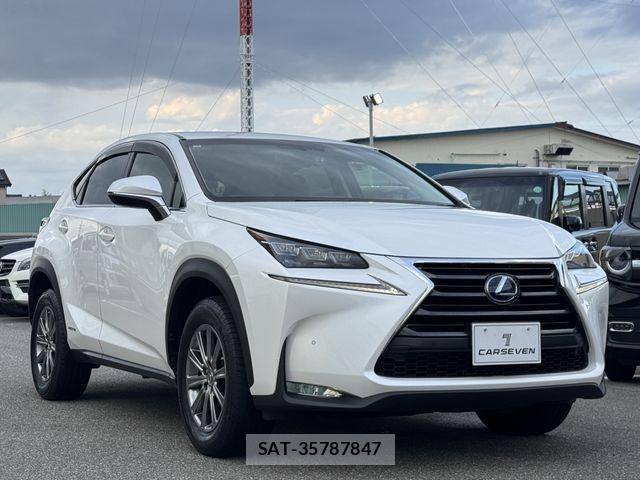 Lexus NX 2017-01 8829980-3