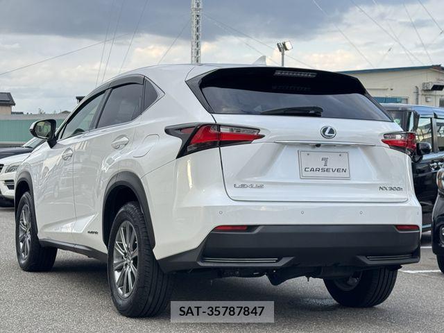 Lexus NX 2017-01 8829980-7