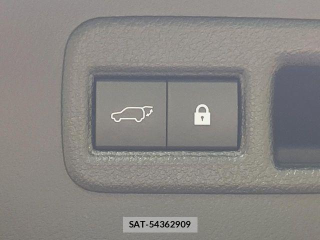 Lexus NX 2018-05 8849592-6