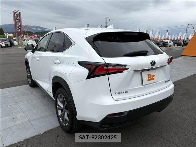 Lexus NX 2017-05 8849590-14
