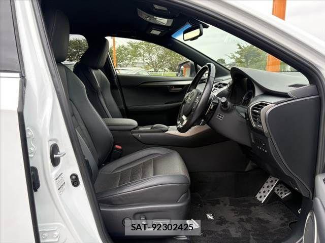 Lexus NX 2017-05 8849590-15
