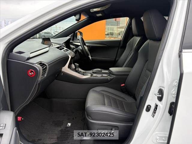 Lexus NX 2017-05 8849590-16