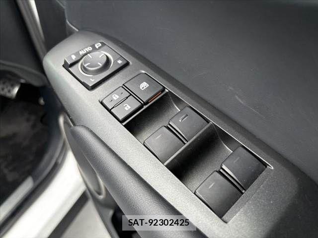 Lexus NX 2017-05 8849590-20