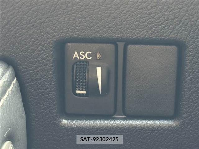 Lexus NX 2017-05 8849590-22