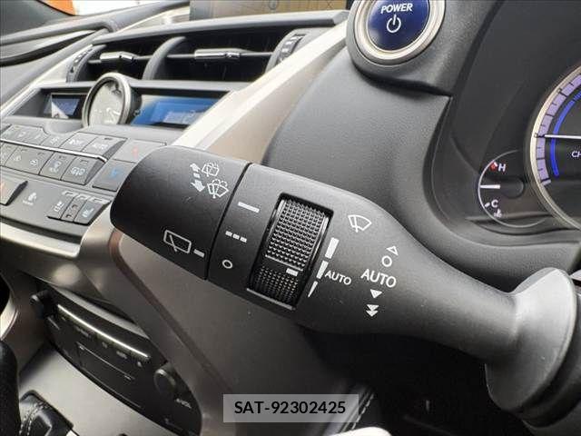 Lexus NX 2017-05 8849590-26