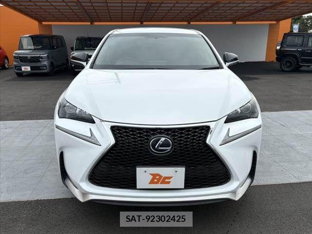 Lexus NX 2017-05 8849590-8