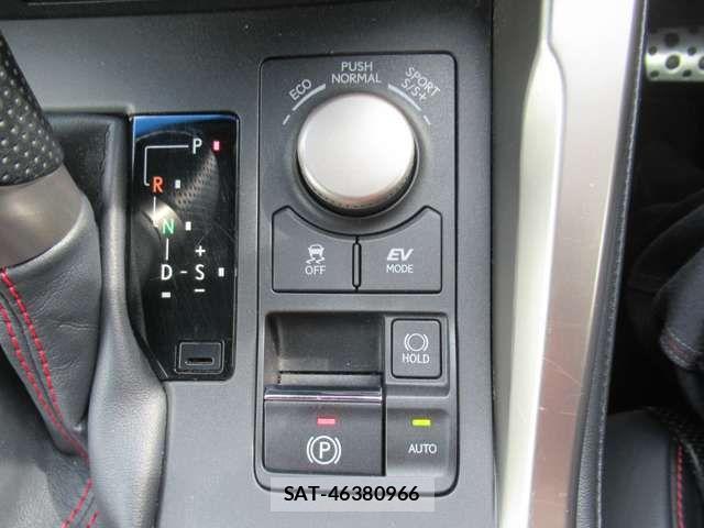Lexus NX 2014-08 1041177-18