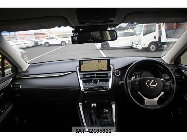 Lexus NX 2018-01 4964713-21