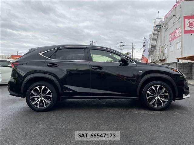Lexus NX 2014-09 6011758-11