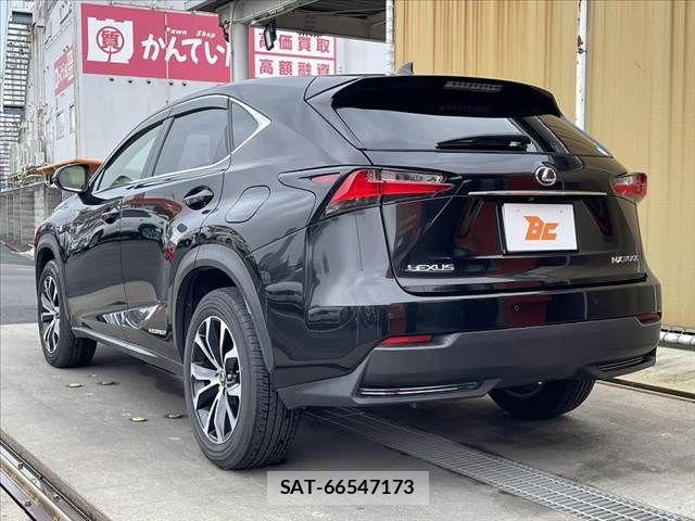 Lexus NX 2014-09 6011758-12