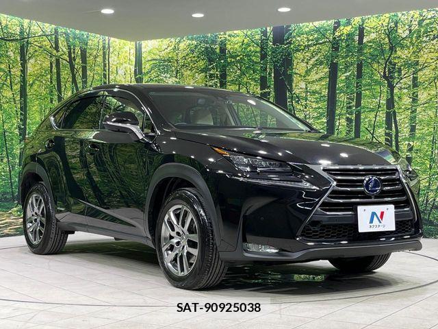Lexus NX 2015-07 6995117-15