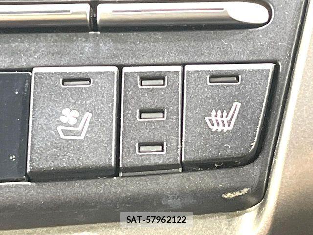 Lexus NX 2018-05 7221043-5