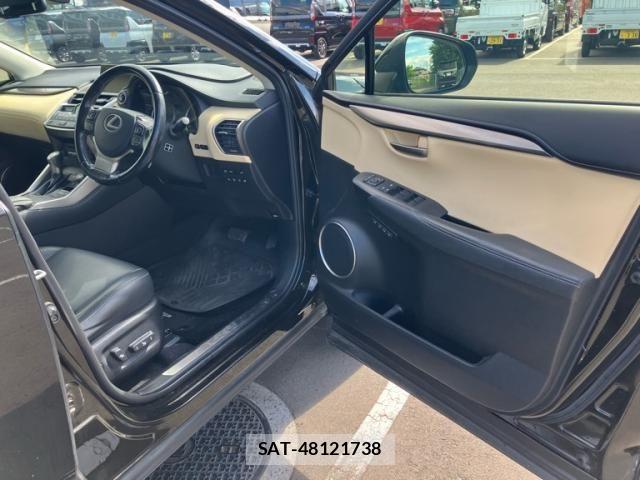 Lexus NX 2015-02 7392687-16