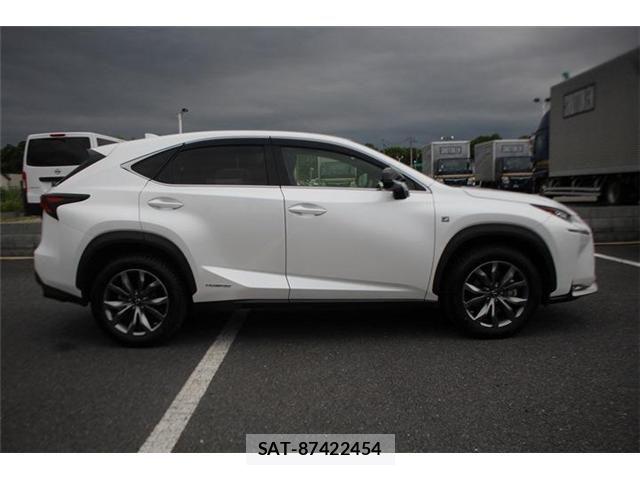 Lexus NX 2014-08 7501302-12