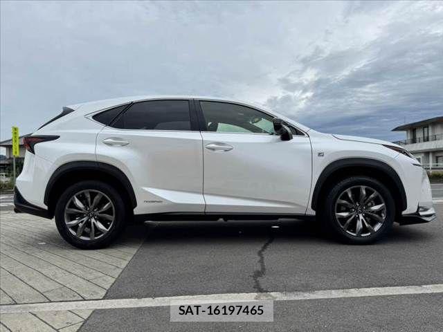 Lexus NX 2015-08 7725130-11