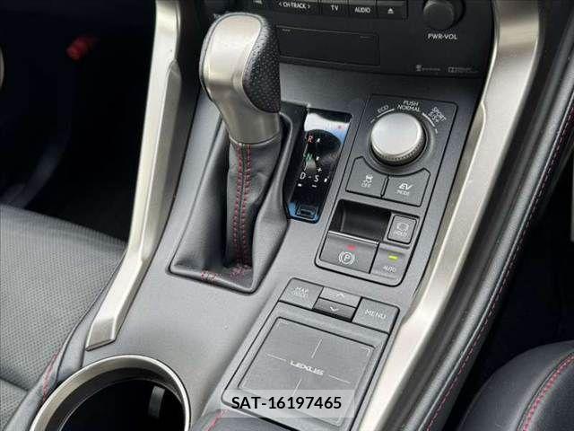 Lexus NX 2015-08 7725130-24