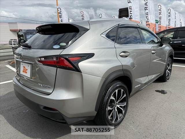 Lexus NX 2015-12 7877409-12