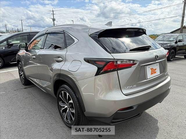Lexus NX 2015-12 7877409-14