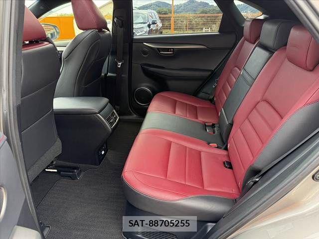 Lexus NX 2015-12 7877409-18