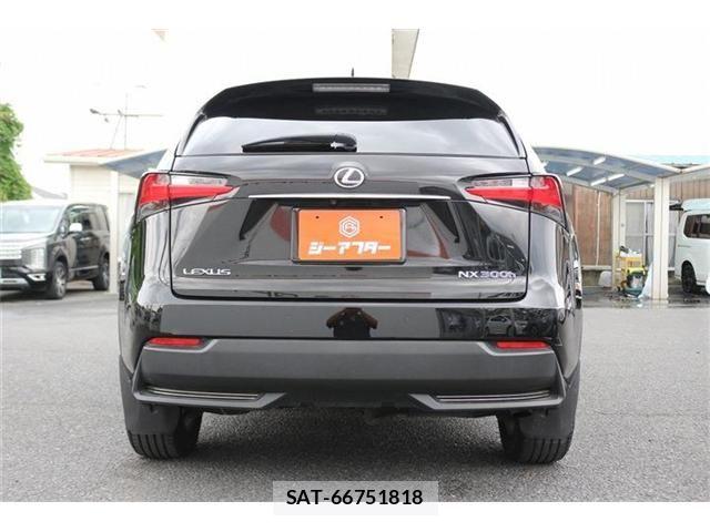 Lexus NX 2015-07 7877411-9