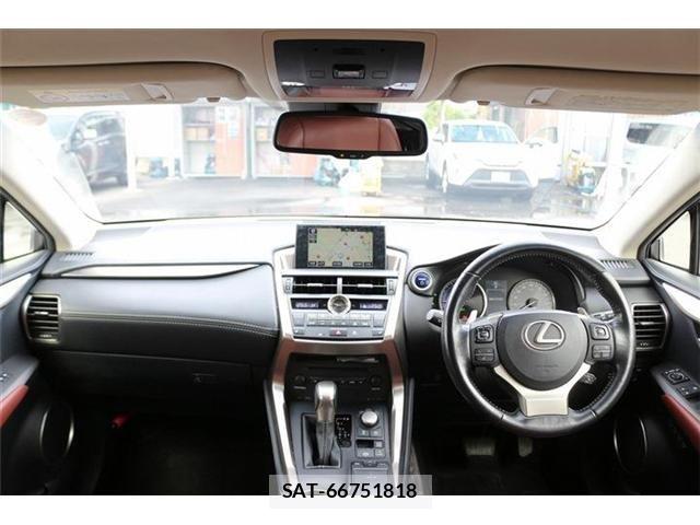 Lexus NX 2015-07 7877411-15