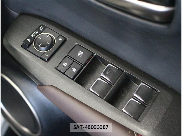 Lexus NX 2018-03 7962439-27