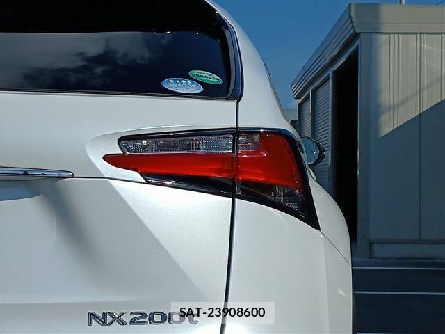 Lexus NX 2016-03 8131024-11
