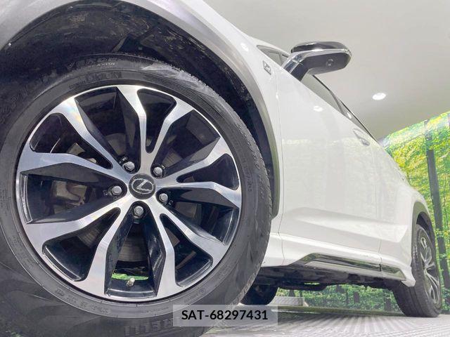 Lexus NX 2015-05 8208424-13