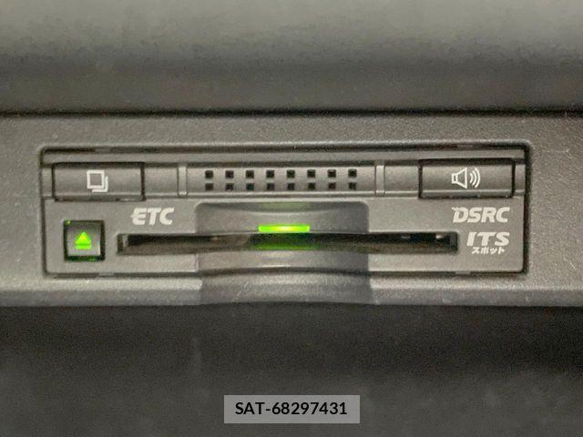 Lexus NX 2015-05 8208424-7