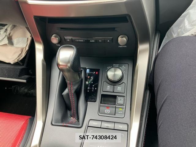 Lexus NX 2018-09 8366759-23