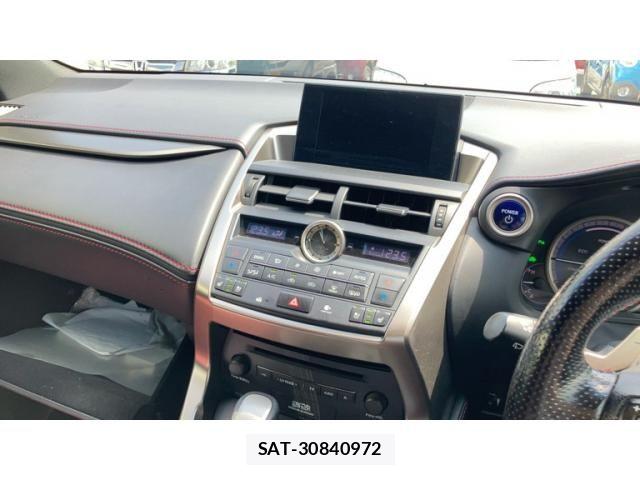 Lexus NX 2015-10 8659970-17
