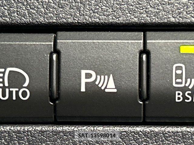 Lexus NX 2015-10 8780869-11