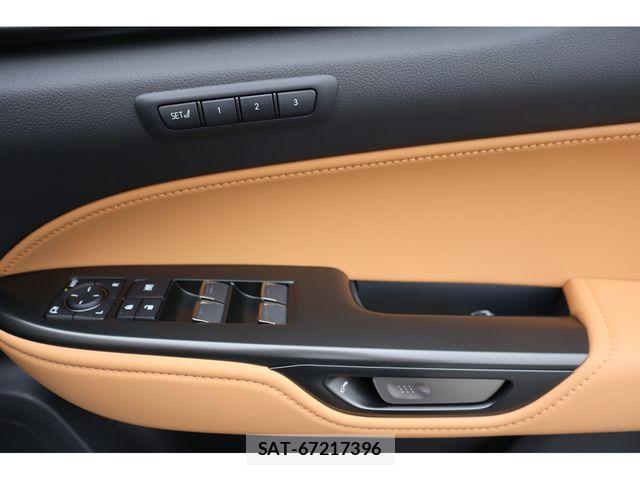 Lexus NX 2025-08 6526567-18