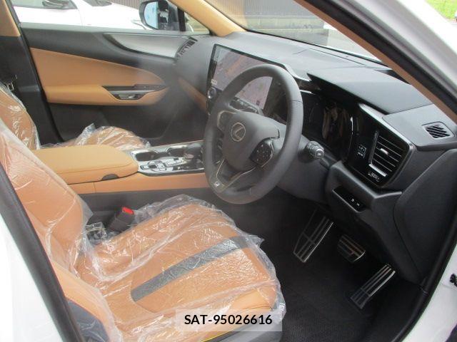 Lexus NX 2025-10 8036468-1