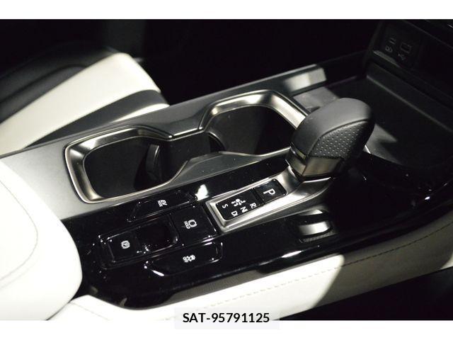 Lexus NX 2022-05 883660-12