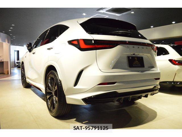 Lexus NX 2022-05 883660-15