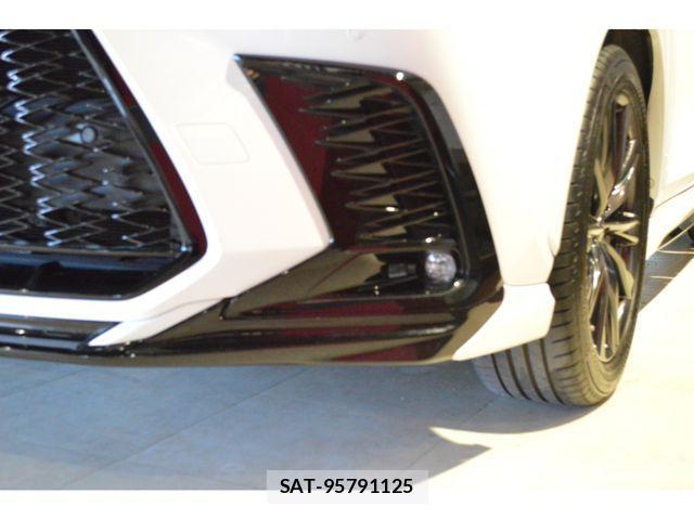 Lexus NX 2022-05 883660-16