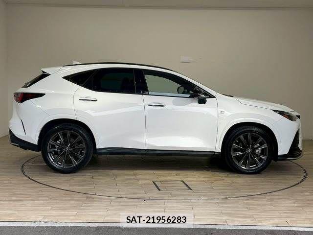 Lexus NX 2022-11 1744639-16