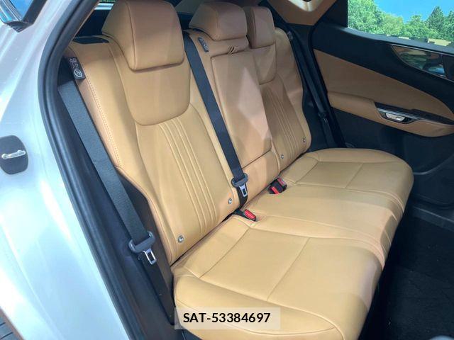 Lexus NX 2024-04 7272239-11
