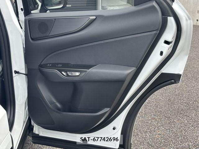Lexus NX 2022-10 7979784-10