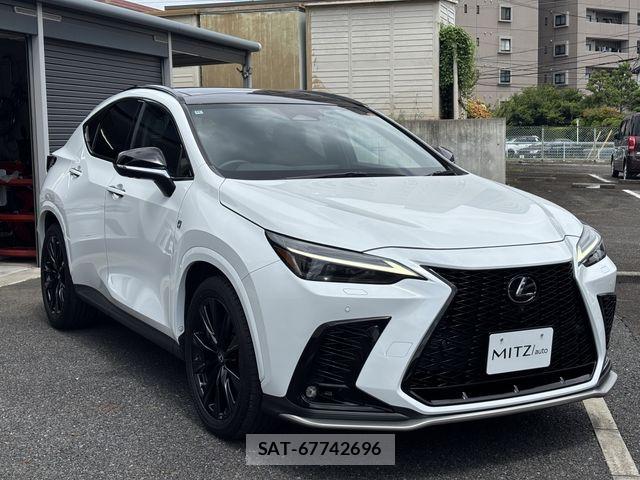Lexus NX 2022-10 7979784-2