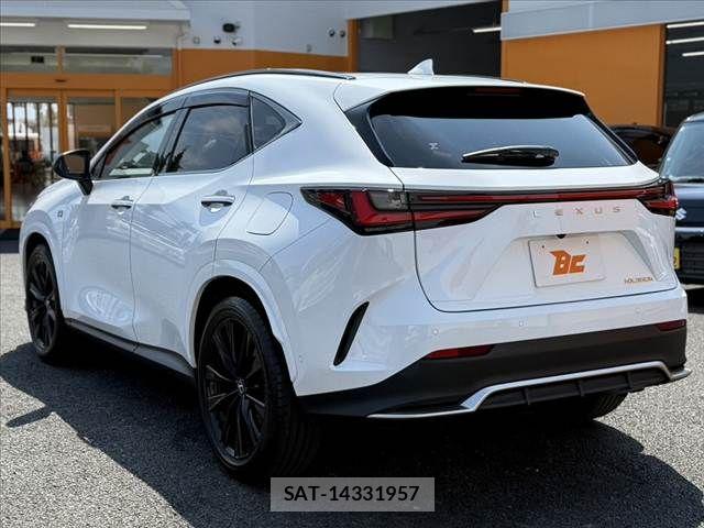 Lexus NX 2023-09 8074370-12
