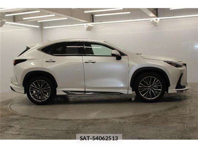 Lexus NX 2023-03 8074374-3