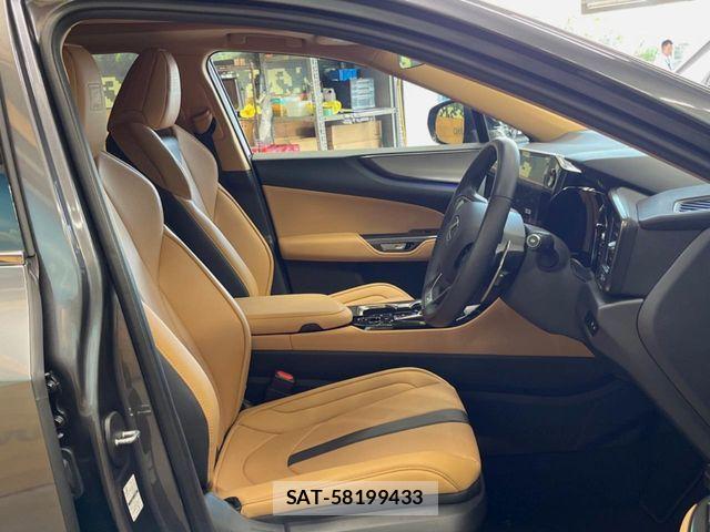 Lexus NX 2025-10 8146075-7