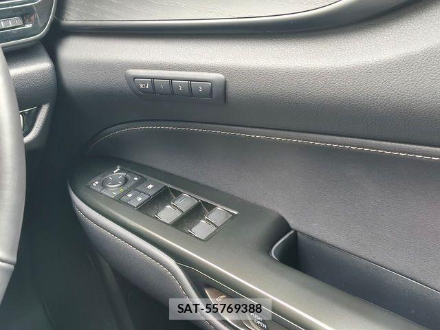 Lexus NX 2023-06 8208433-16