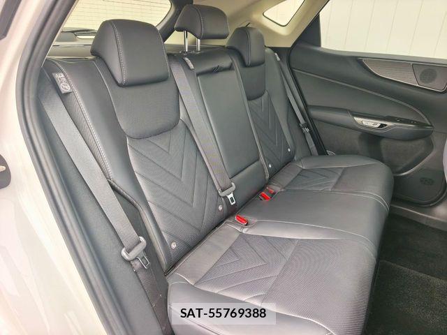 Lexus NX 2023-06 8208433-4