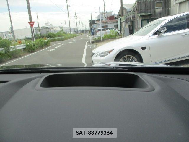Lexus NX 2025-04 8208428-28