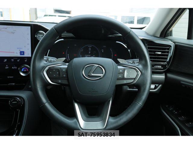Lexus NX 2024-04 8354859-23