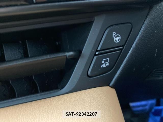 Lexus NX 2025-04 8366768-24