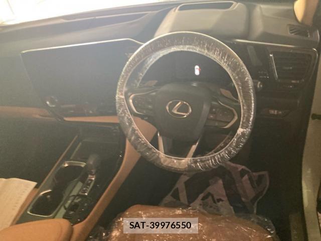 Lexus NX 2023-10 8438347-11